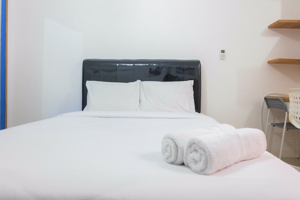 Comfy Studio Bassura City Apartment view 4