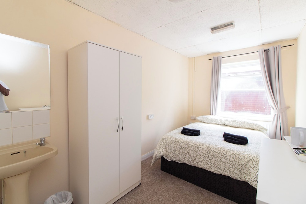 Brookvale Guest House Room 4