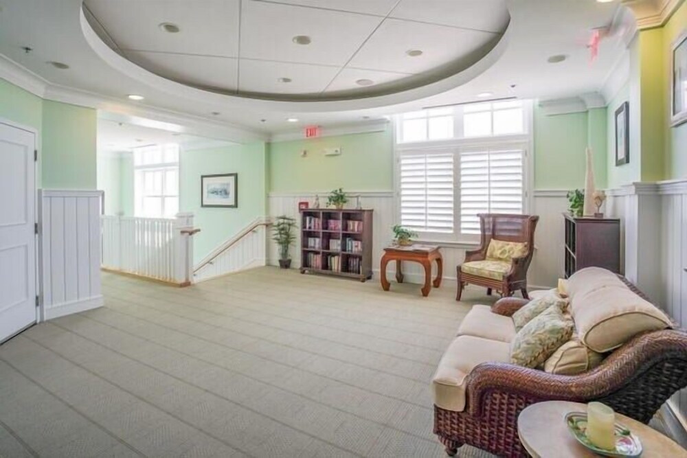 Sunset Island - 39 Fountain Drive West 3f 3 Bedroom Condo