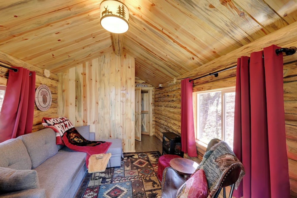 Mcgregor Lake Access: Cabin in Wooded Wilderness