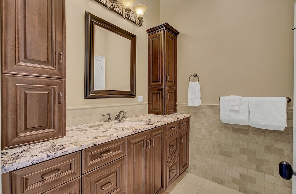 114 Ocean Boulevard by Avantstay Beachfront Infinity Pool Basketball Court Recently Renovated
