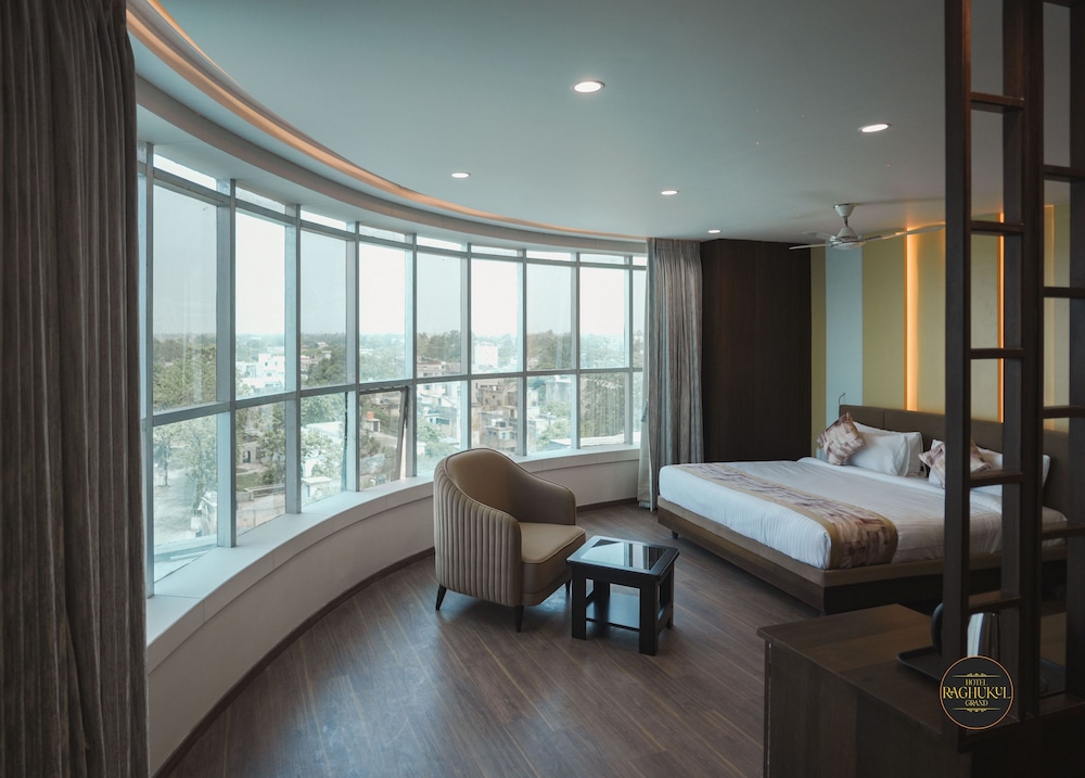Hotel Raghukul Grand
