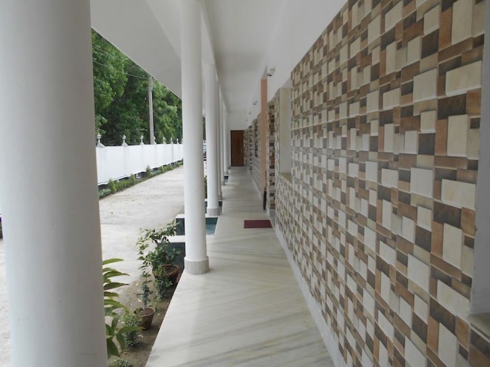 Resort Garden Retreat
