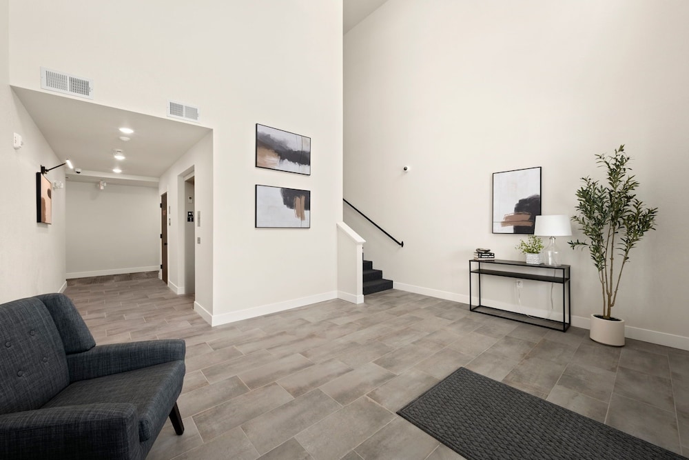 The Landmark 2 King Beds, Garage & Fireplace