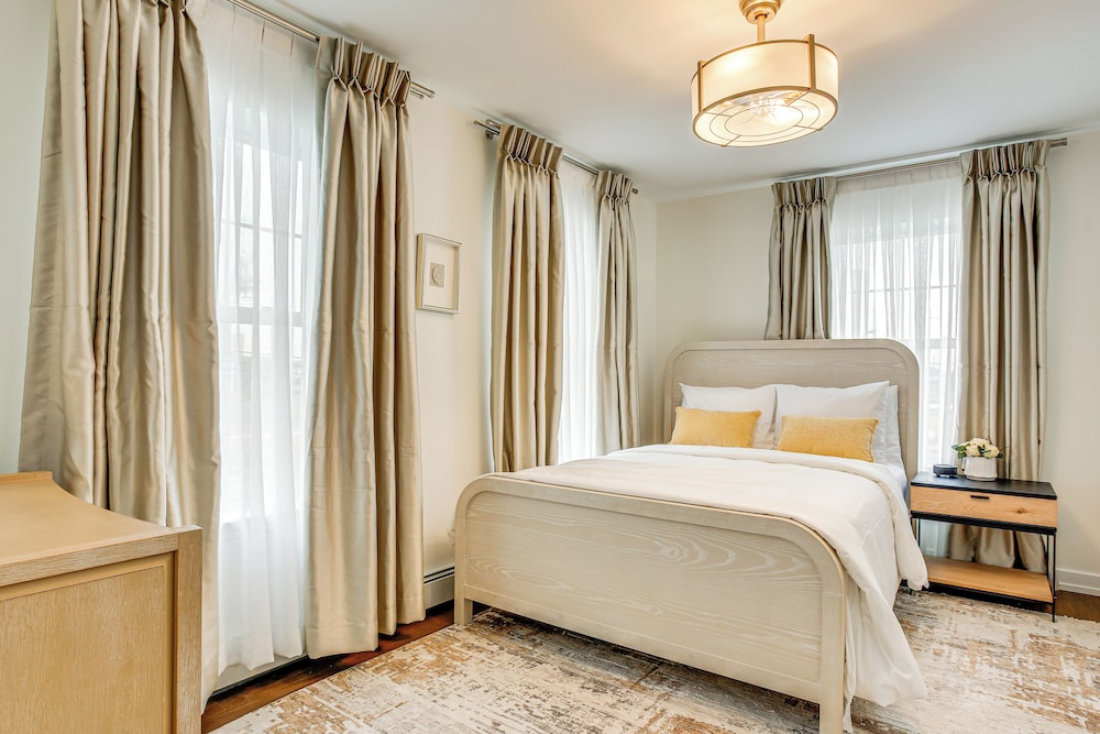 Luxe Atlantic City Stay: Walk to Beach & Boardwalk