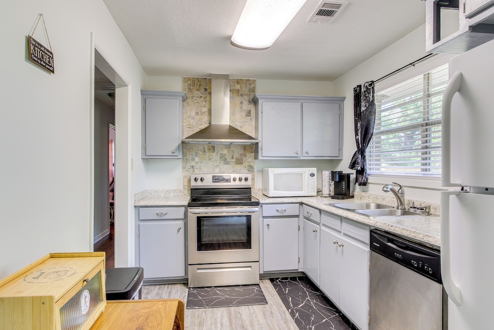 7 Mi to Dtwn: Family-friendly Augusta Home w/ Yard