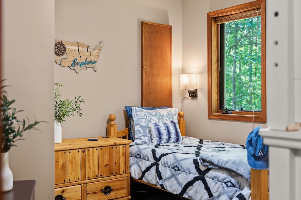 The Great Escape by Avantstay Game Room Hot Tub