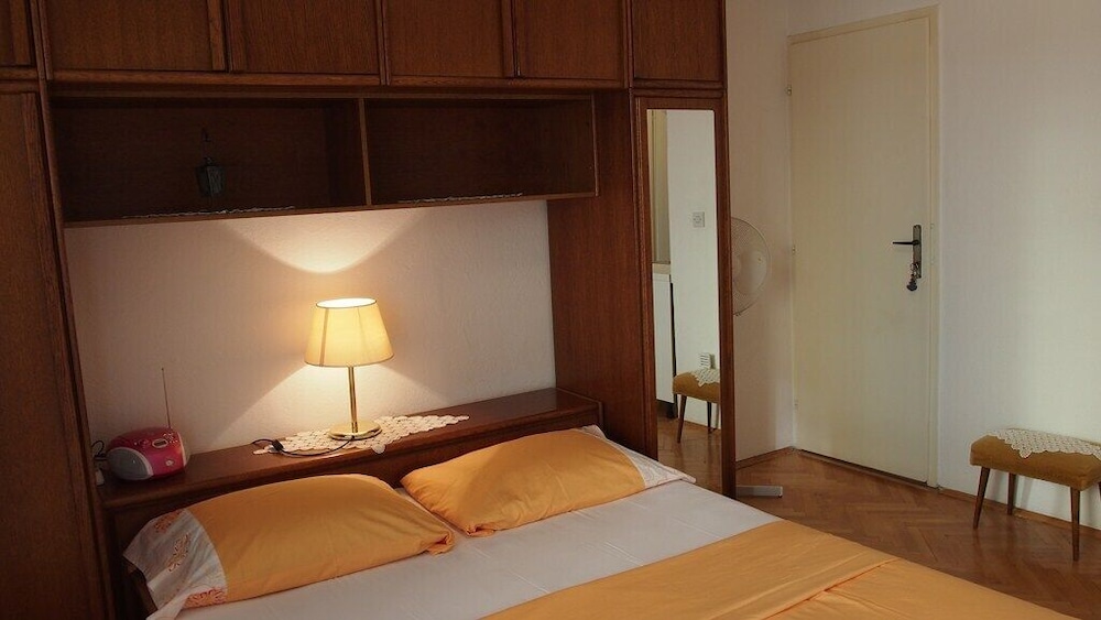Ivica - 100m From the Beach - SA3 Narancasti view 3