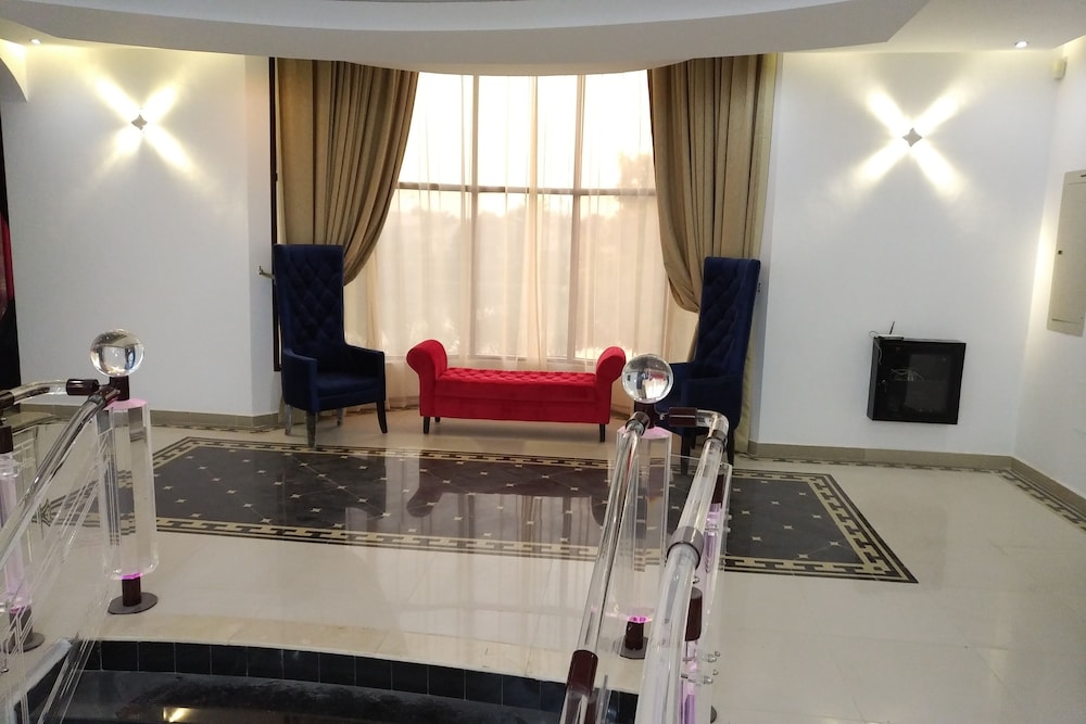 Emirates Hills Lake View Villa