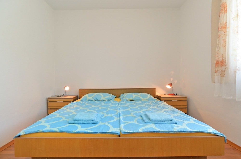 Apartment 1725 view 4