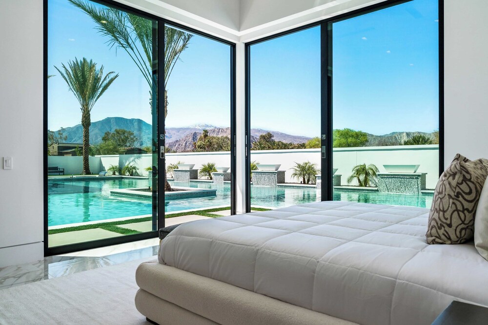 Pool, Hot Tub & Putting Green Minutes From Dining & Golf Bravo Villa #13 by Avantstay