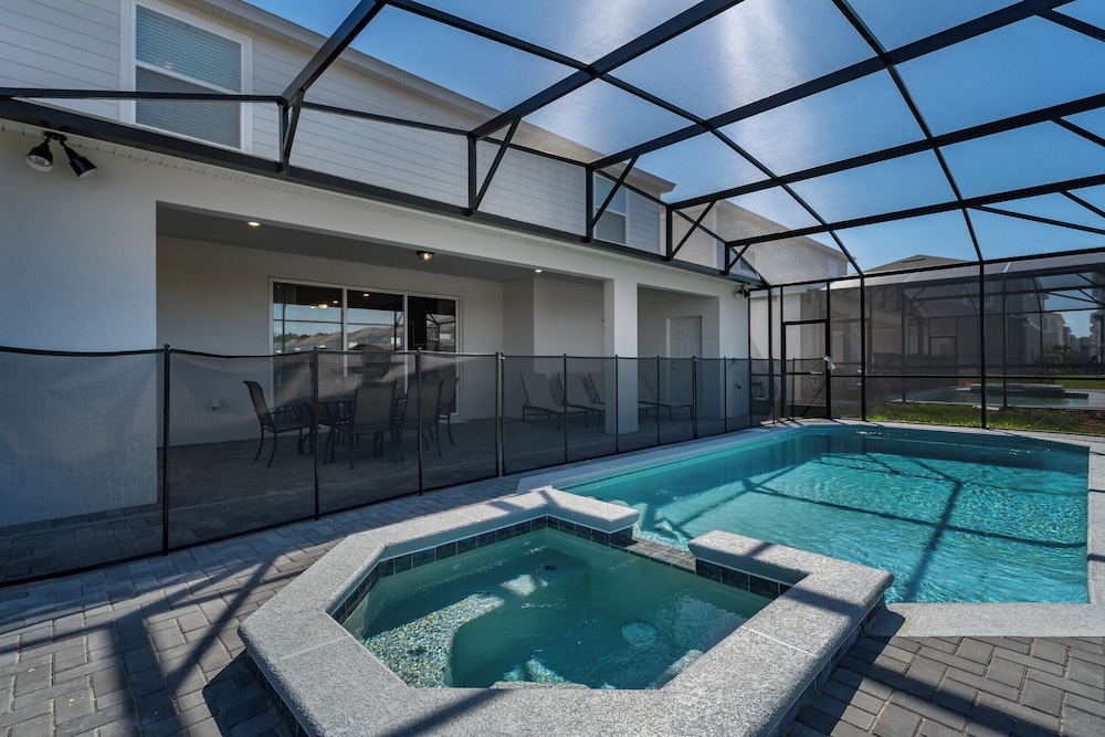 Discover Your Perfect Getaway 8BR Wonder