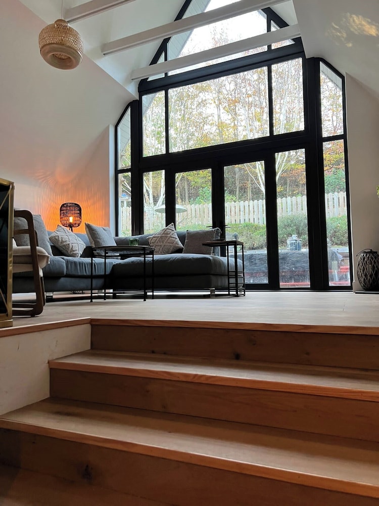 Spacious 5-bed House - Garden, Parking & Bbq