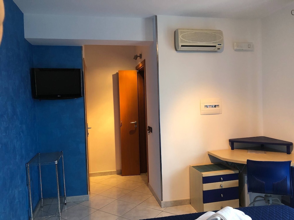 El Nur B b - Blue Room With Private Bathroom view 4