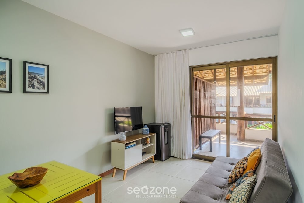 Apt. in a Seaside Condominium Itacimirim-ba Iab109