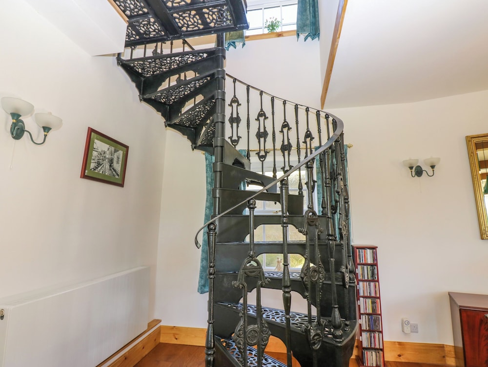 Moorhen House