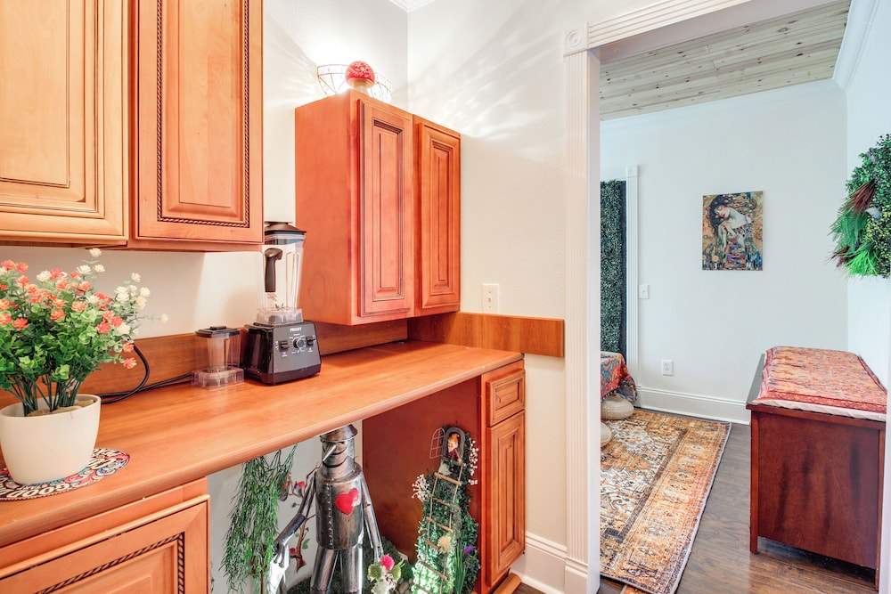 Walk to UT Southern & Dtwn Pulaski: Historic Home