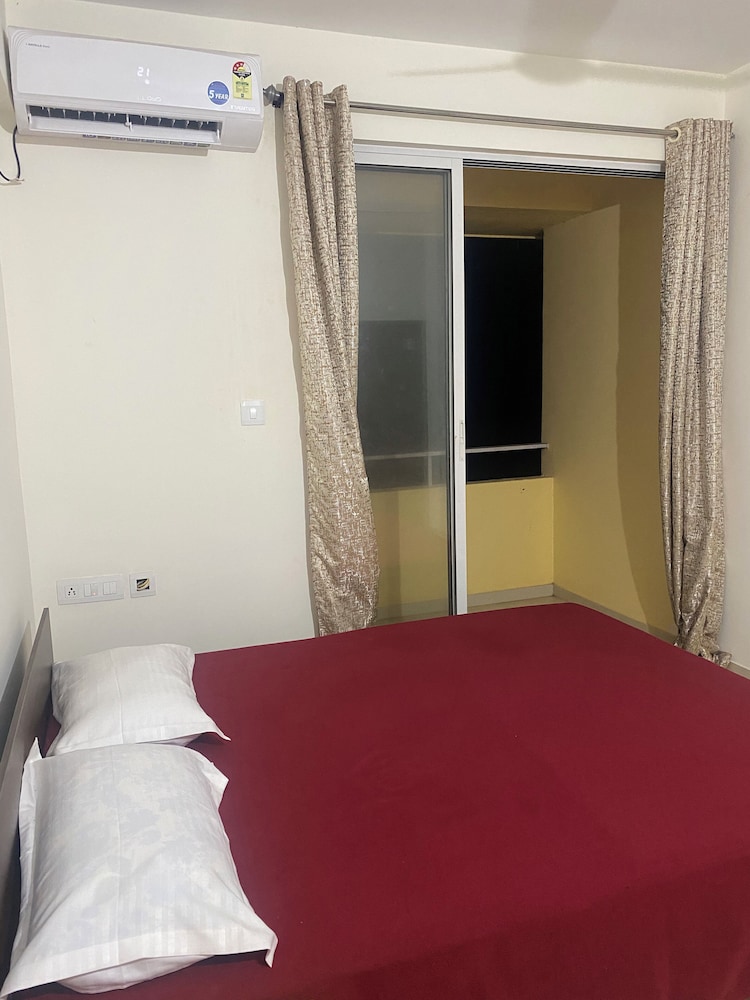 Tranquil Stay, Mountain View - 2BHK Flat