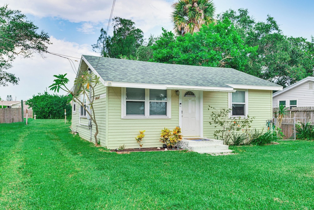 Centrally Located Merritt Island Cottage w/ Deck! view 5