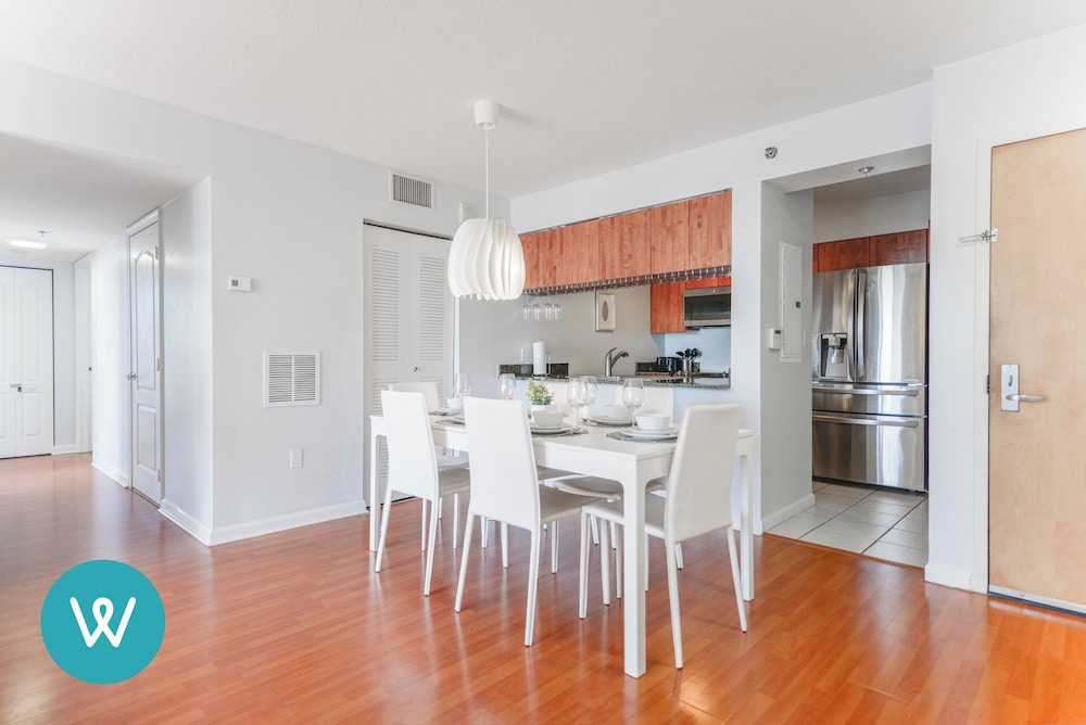 Brickell city View Condo with Pool