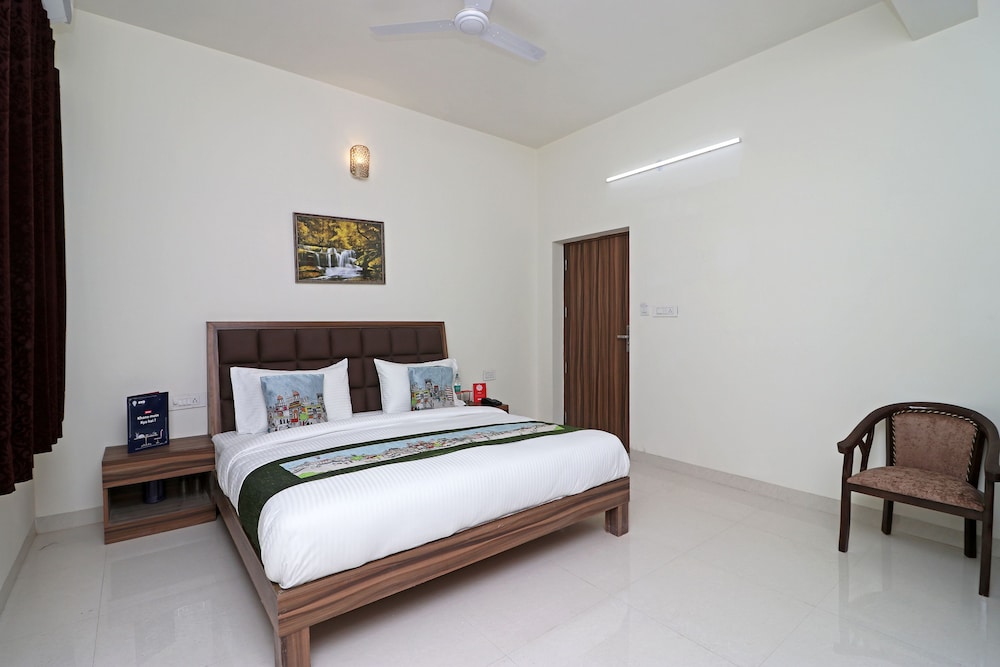 OYO 10213 Hotel Panache