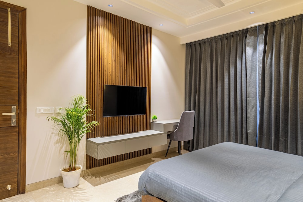 Housr Sector 56 Gurgaon Golf Course Road