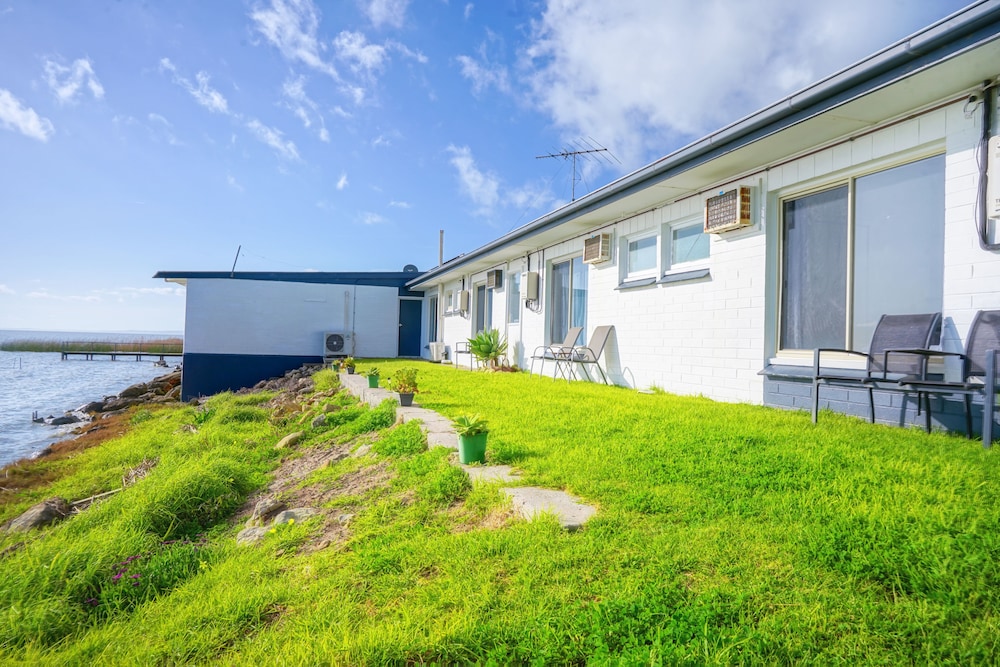 Meningie's Waterfront Motel