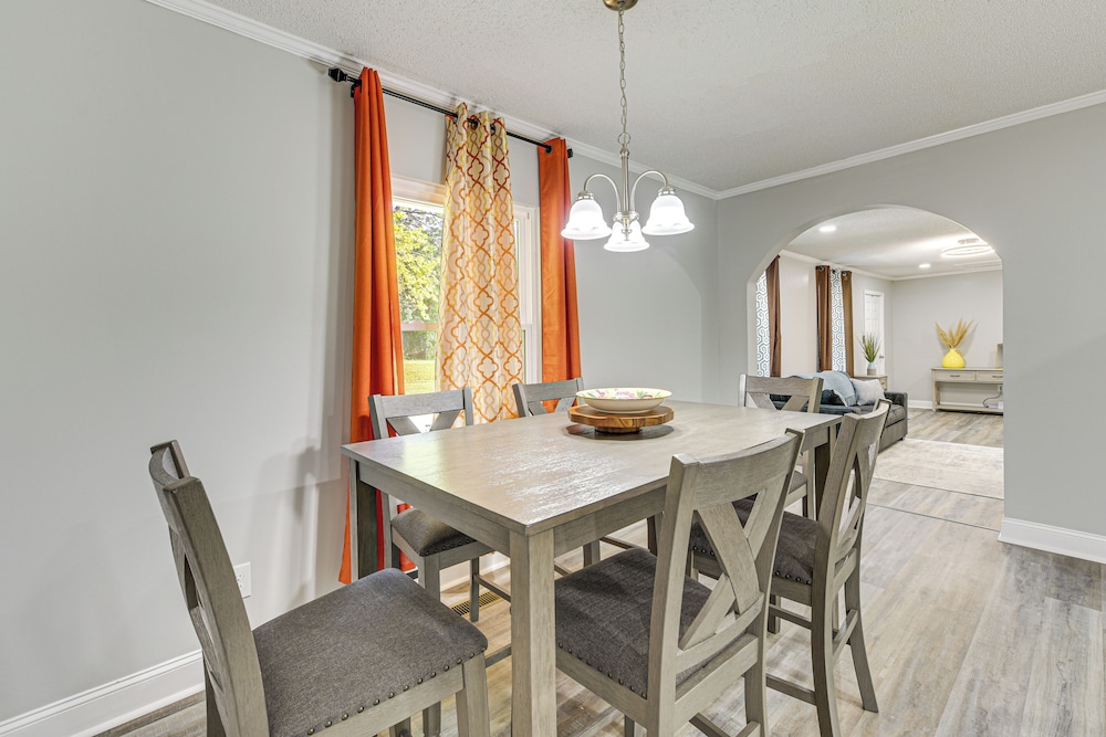 Private Deck & Yard: Home 3 Mi to Dtwn Sanford!