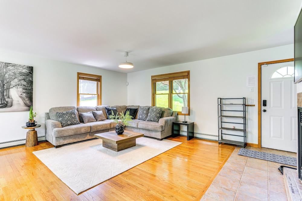 Home Theater & Game Room: Home in Glen Wild!