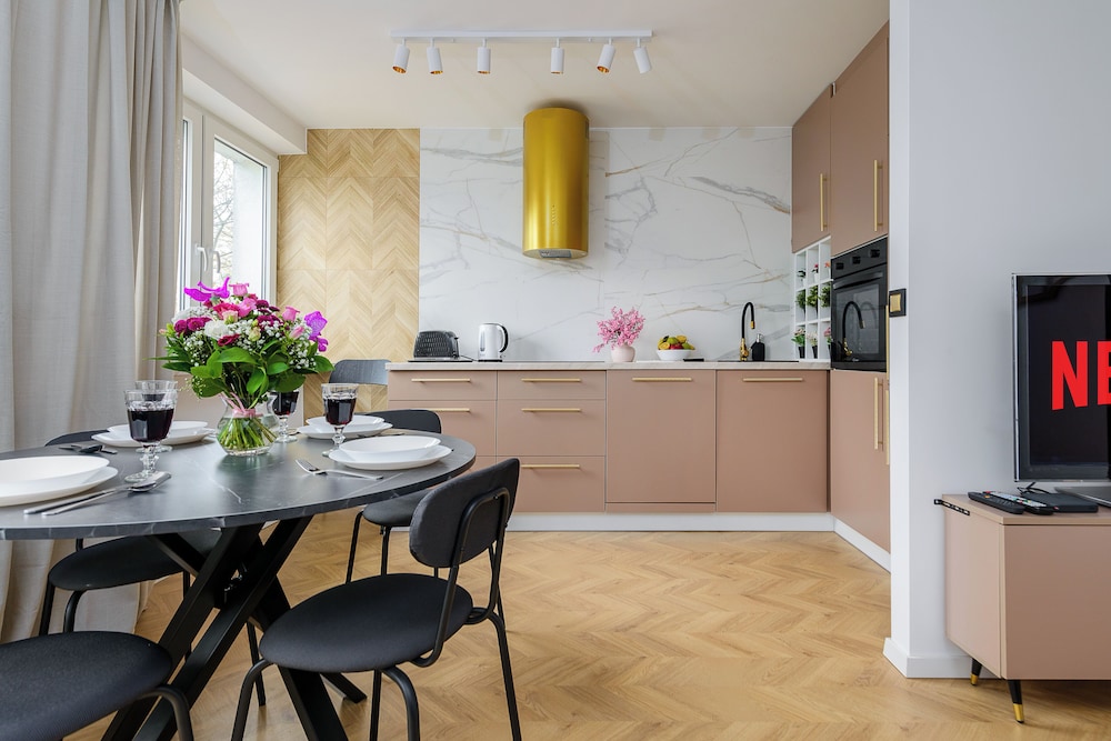 Lumina spacious apartment in Warsaw