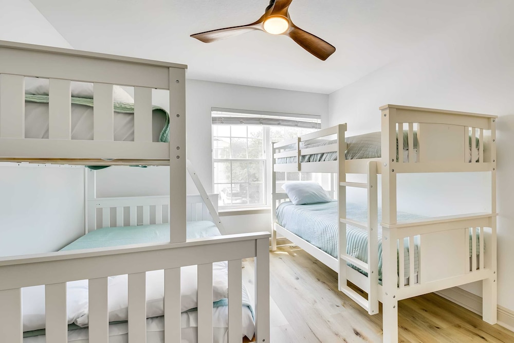 Salty Rose Inn by Avantstay Inlet Beach Home w/ Porch, Firepit & Pool Access