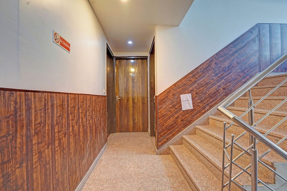 Fabhotel Broadway