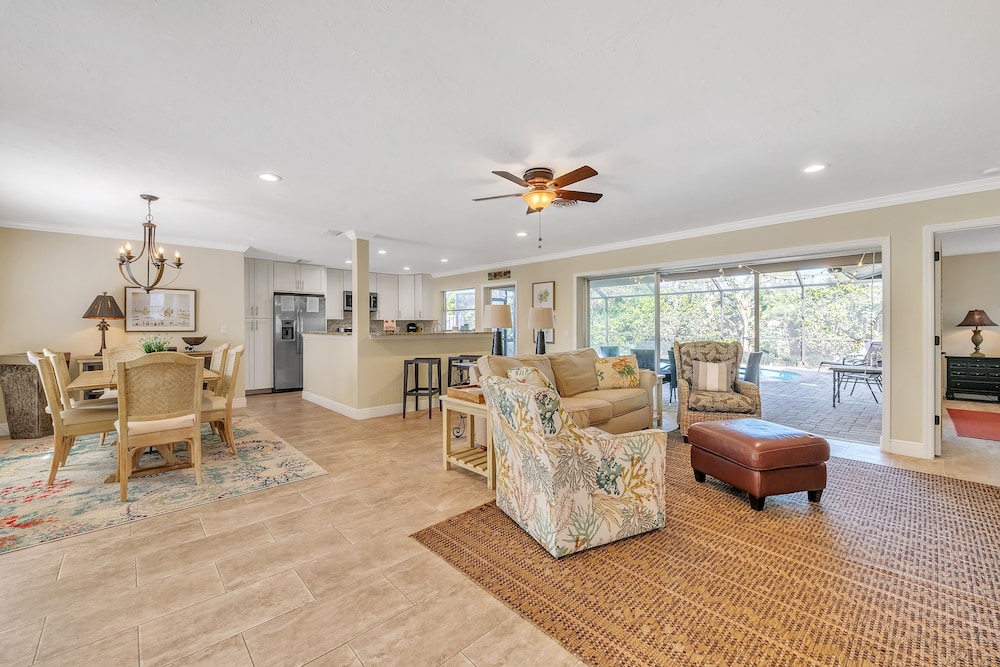 Beautiful Pool Home Near Siesta Key Beach 2 Bedroom Home