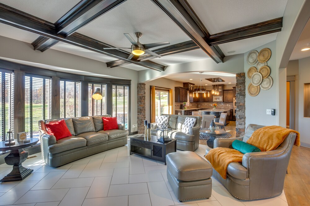 Luxe Missouri Getaway w/ Hot Tub Fire Pit! - Property Image 23