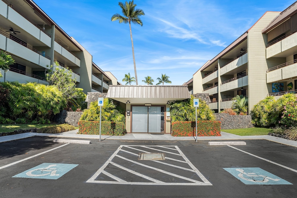 Big Island White Sands Village 202 2 Bedroom Condo