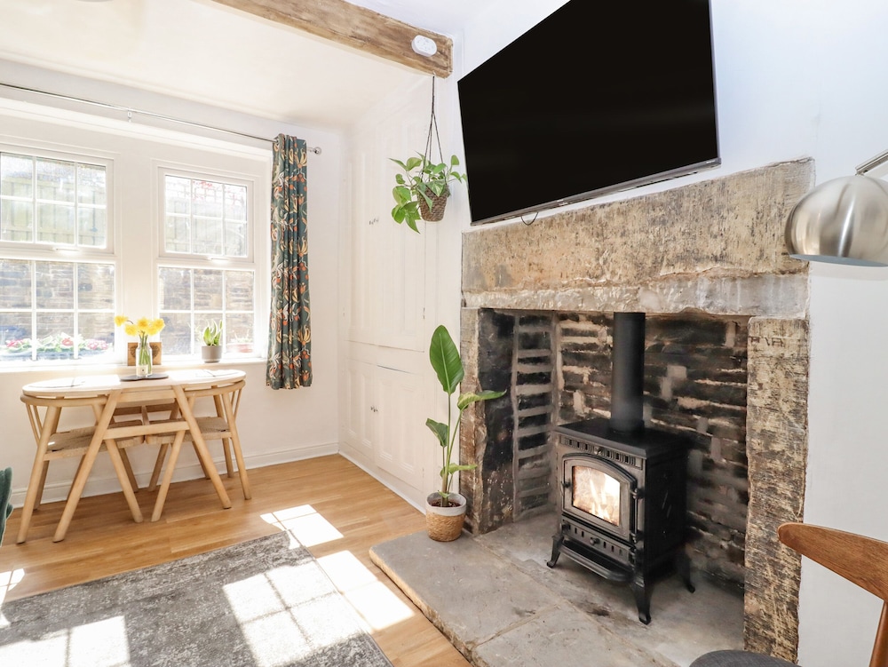 4 Pulmans Place