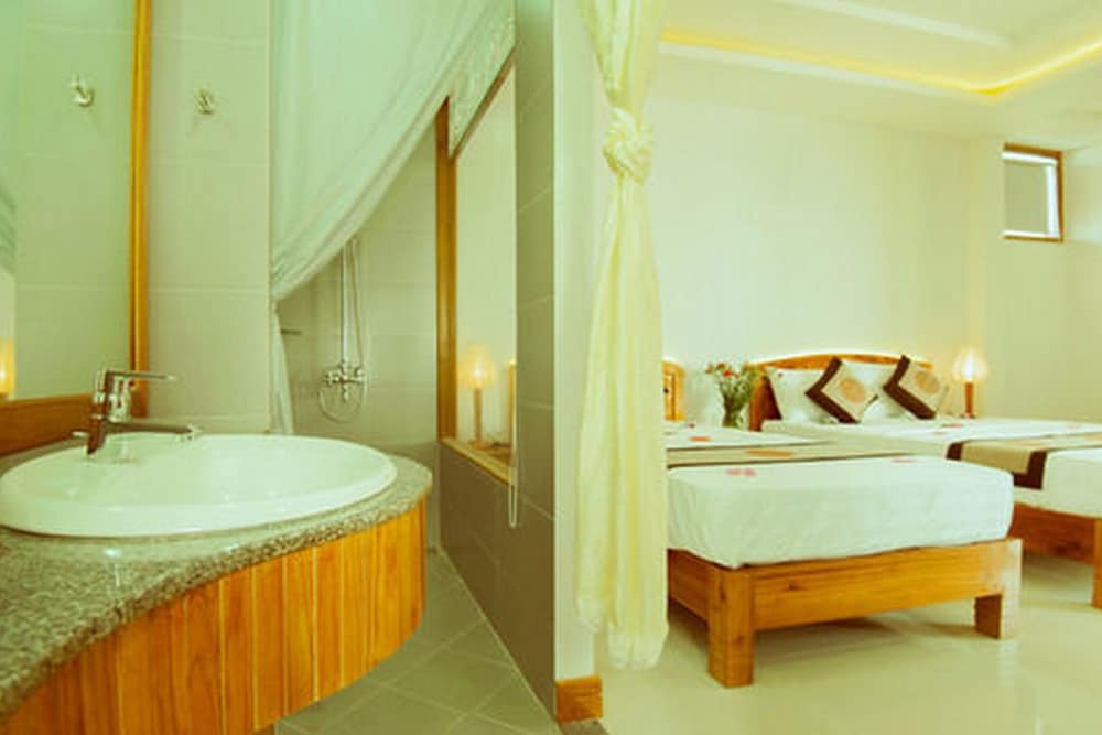 Riverside Plum Garden Homestay