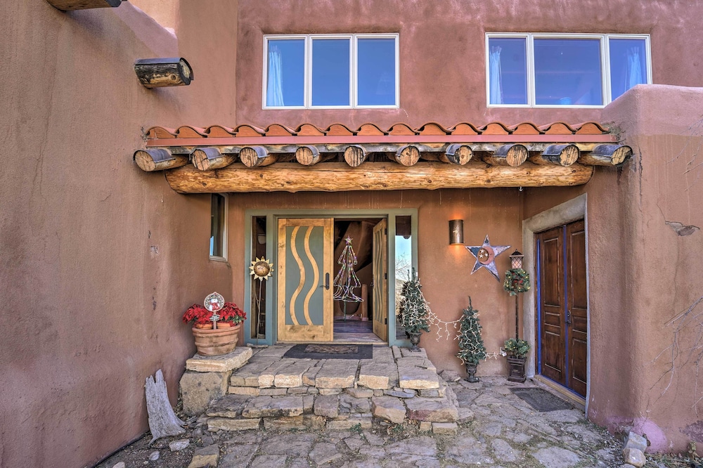 Peaceful New Mexico Retreat w/ Panoramic Mtn Views view 4