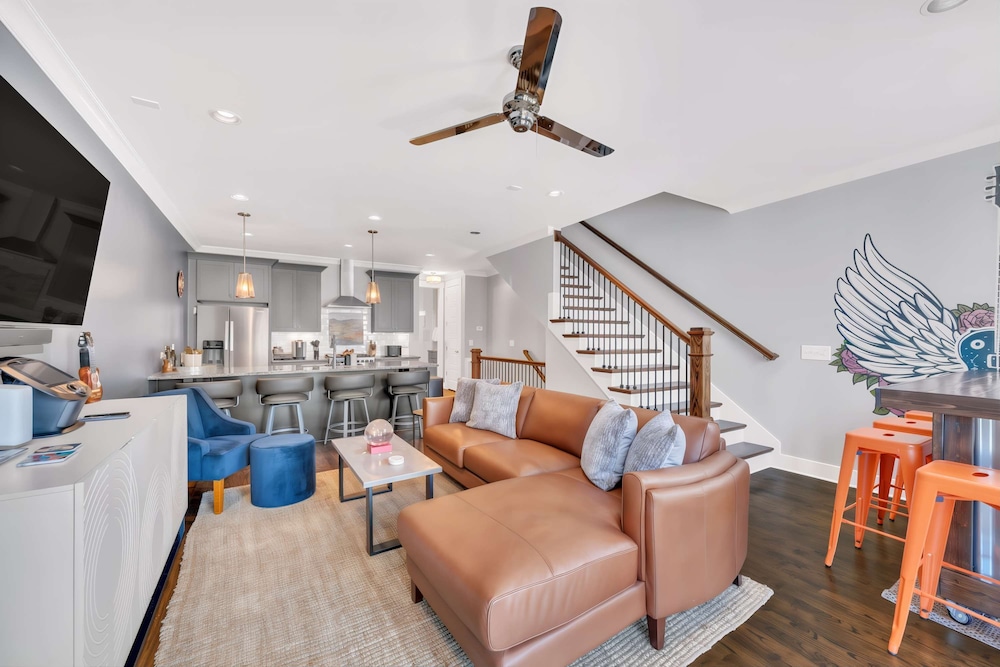 Close to DT Game Garage Bar Large Living Room