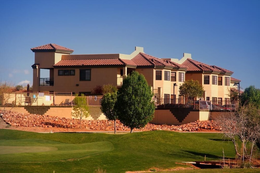 Getaways at Highlands at Verde Ridge