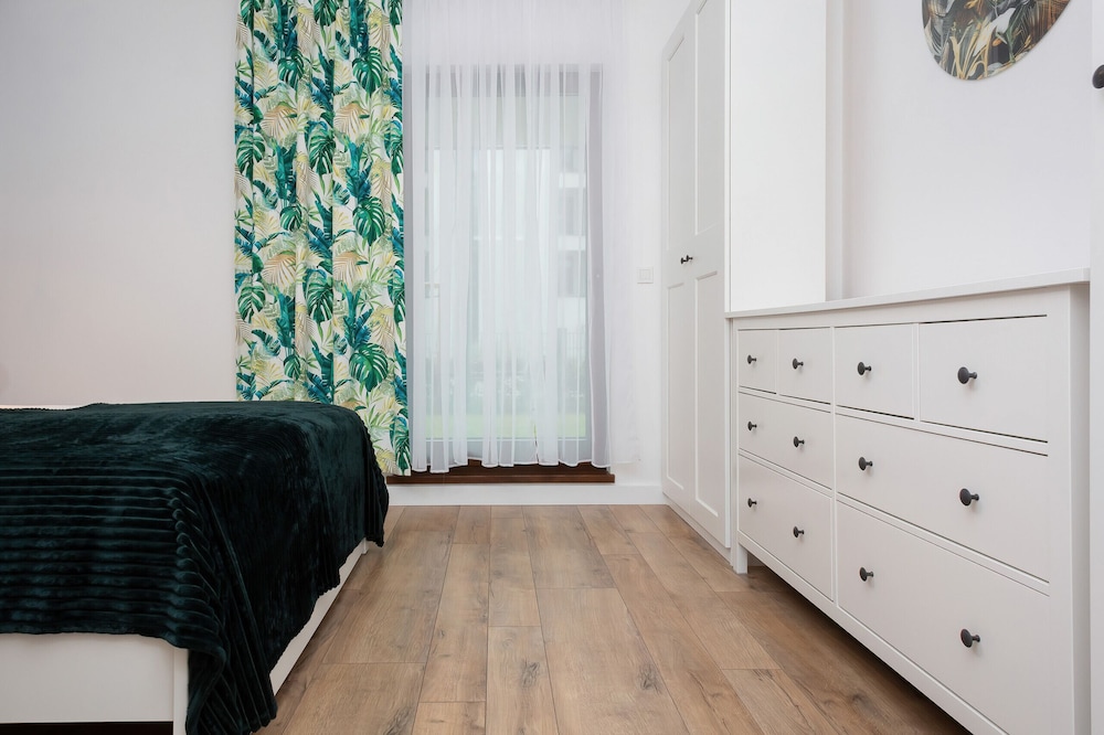 Rzeczypospolitej Apartment by Renters view 3