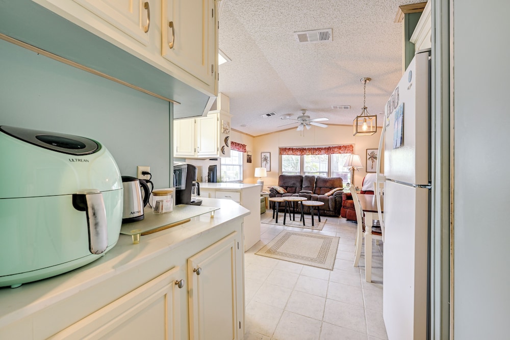 Resort Pool & Hot Tub: Home 8 Mi to Dtwn Sarasota