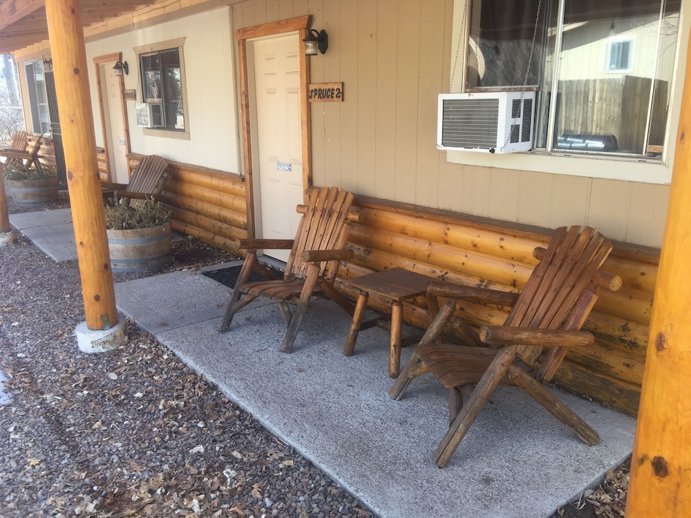 Rainbow's End Resort on Rainbow Lake