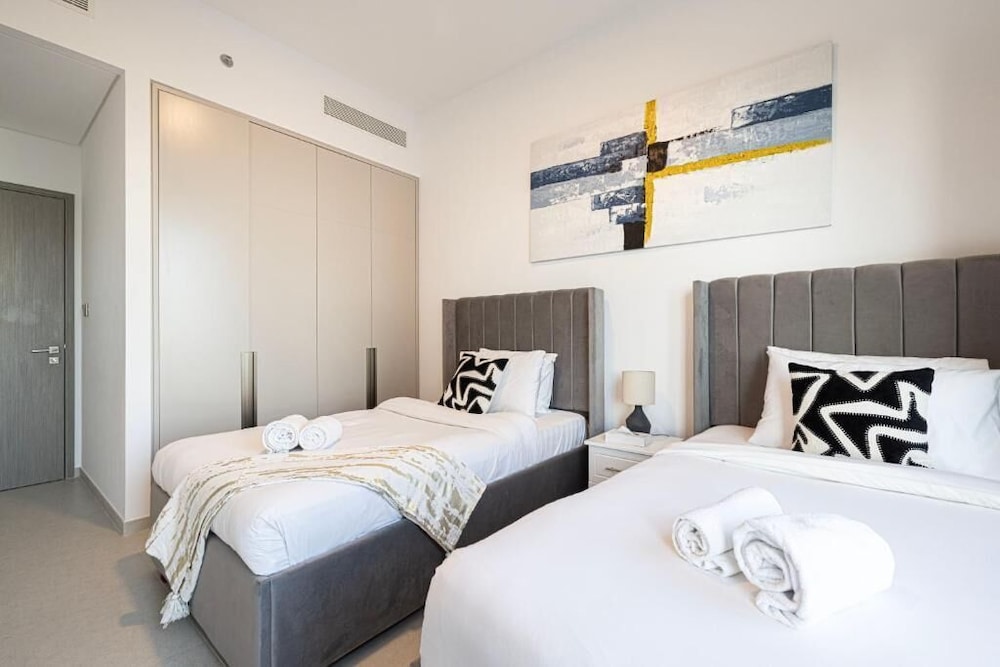 Roomszy Grande Residences Downtown Dubai