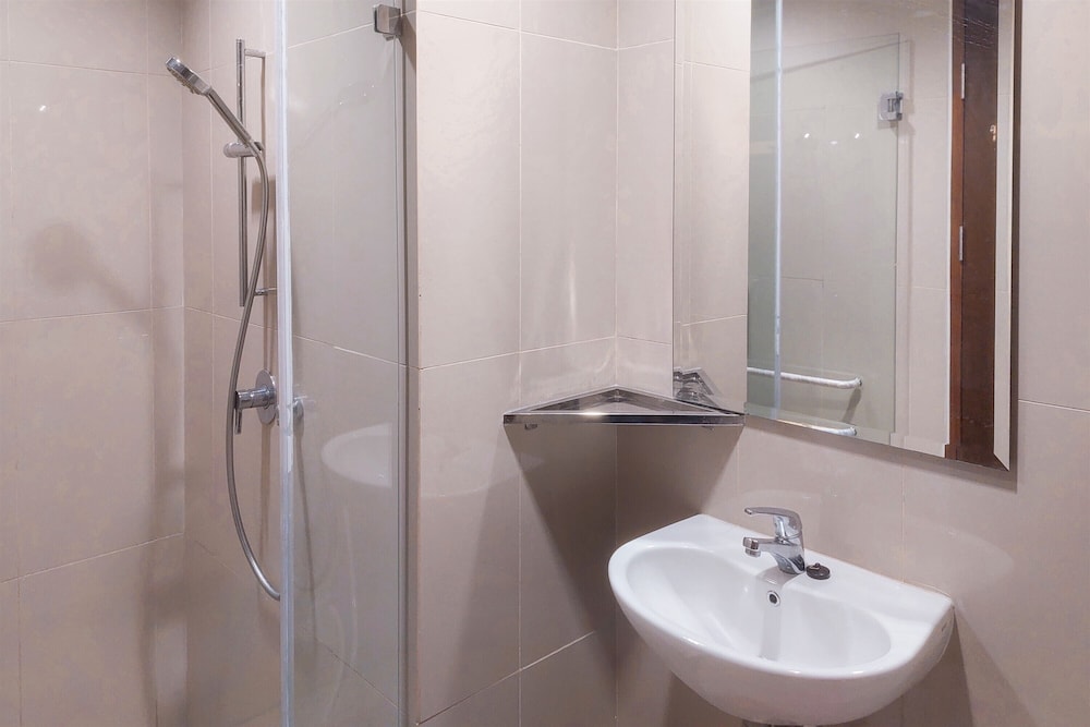 Cozy And Spacious 1Br At M-Town Signature Apartment