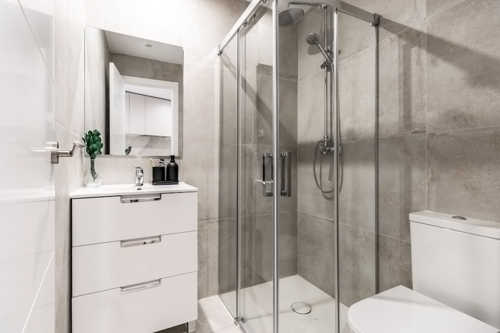 Abantos - 1 Bedroom With Pool in Castilla