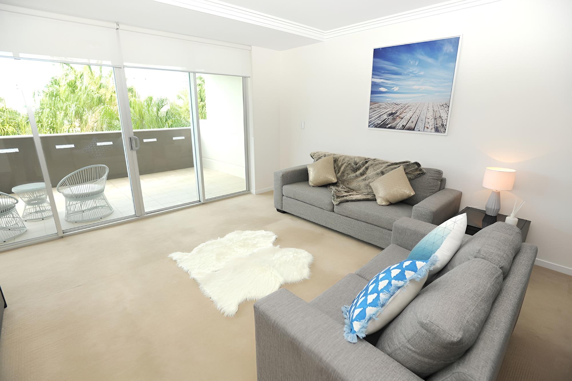 Surfers Paradise Suite with Pool and Spa