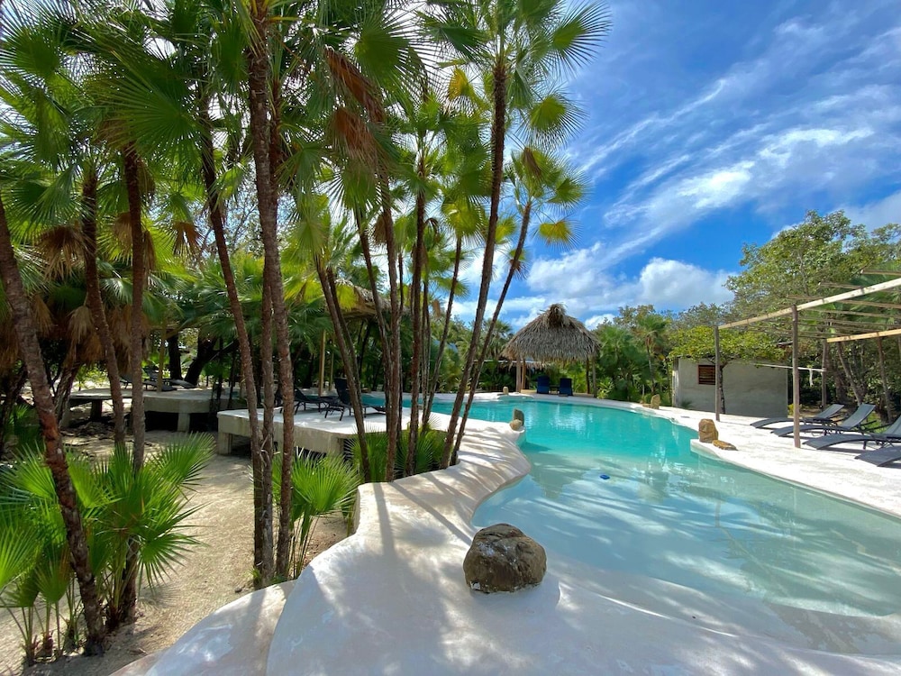 Kin Resort Lodge