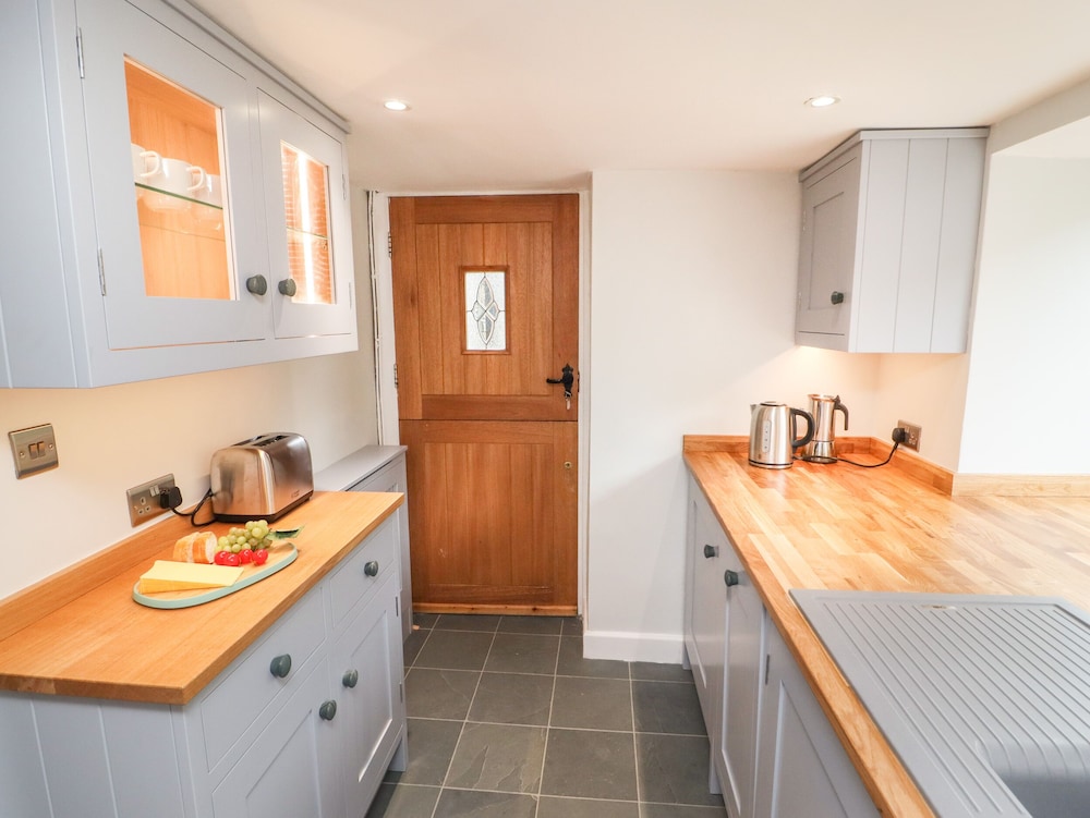 Weir Cottage