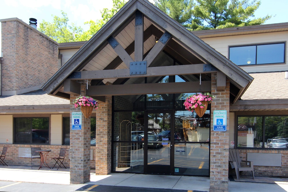 Hotel Blossom Hotel & Suites Traverse City